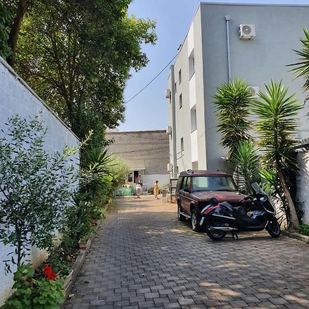 Klerichi Hotel Tiranë Ngoại thất bức ảnh
