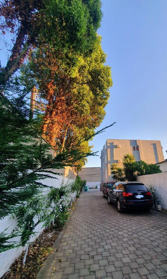 Klerichi Hotel Tiranë Ngoại thất bức ảnh