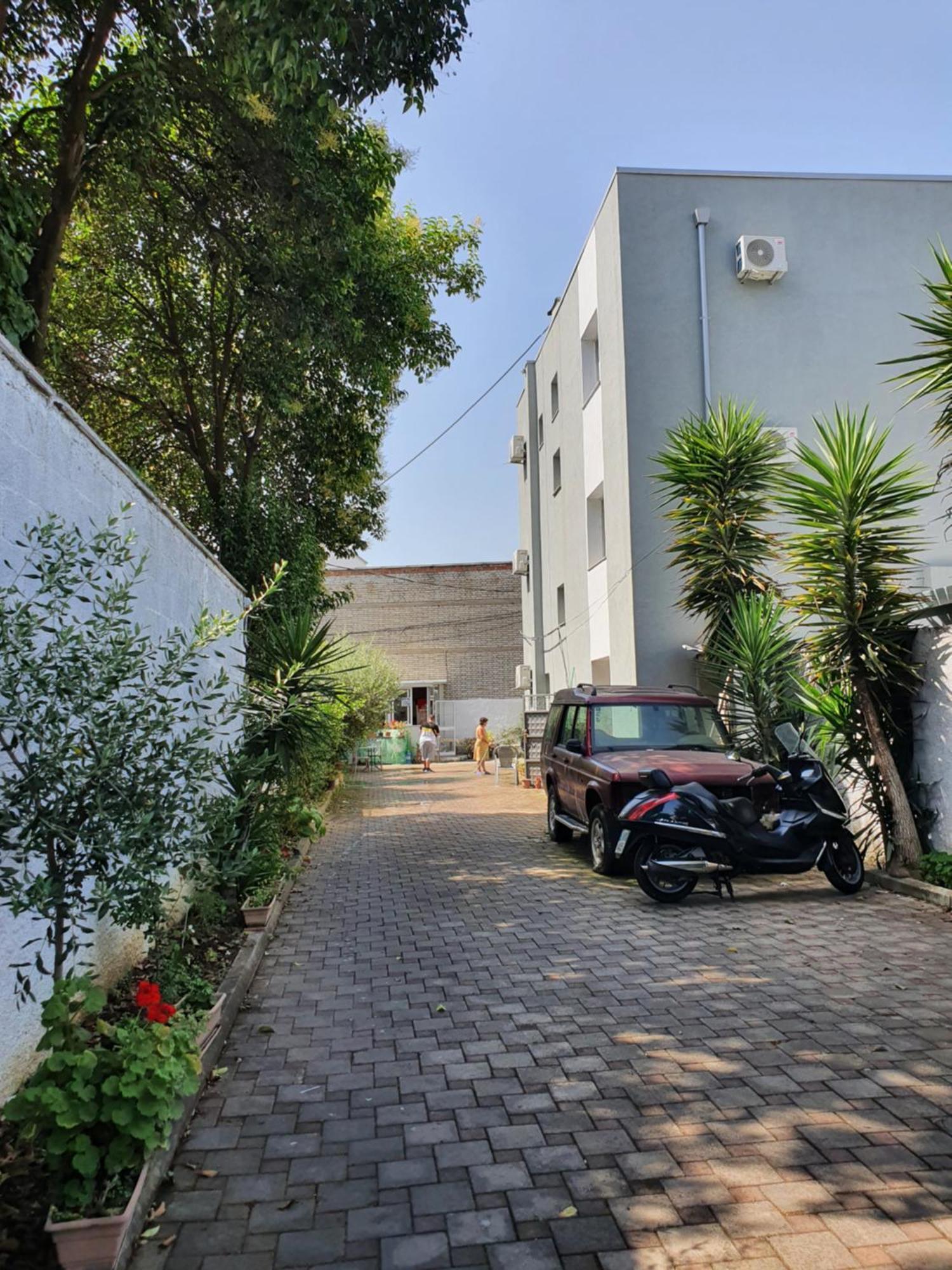Klerichi Hotel Tiranë Ngoại thất bức ảnh