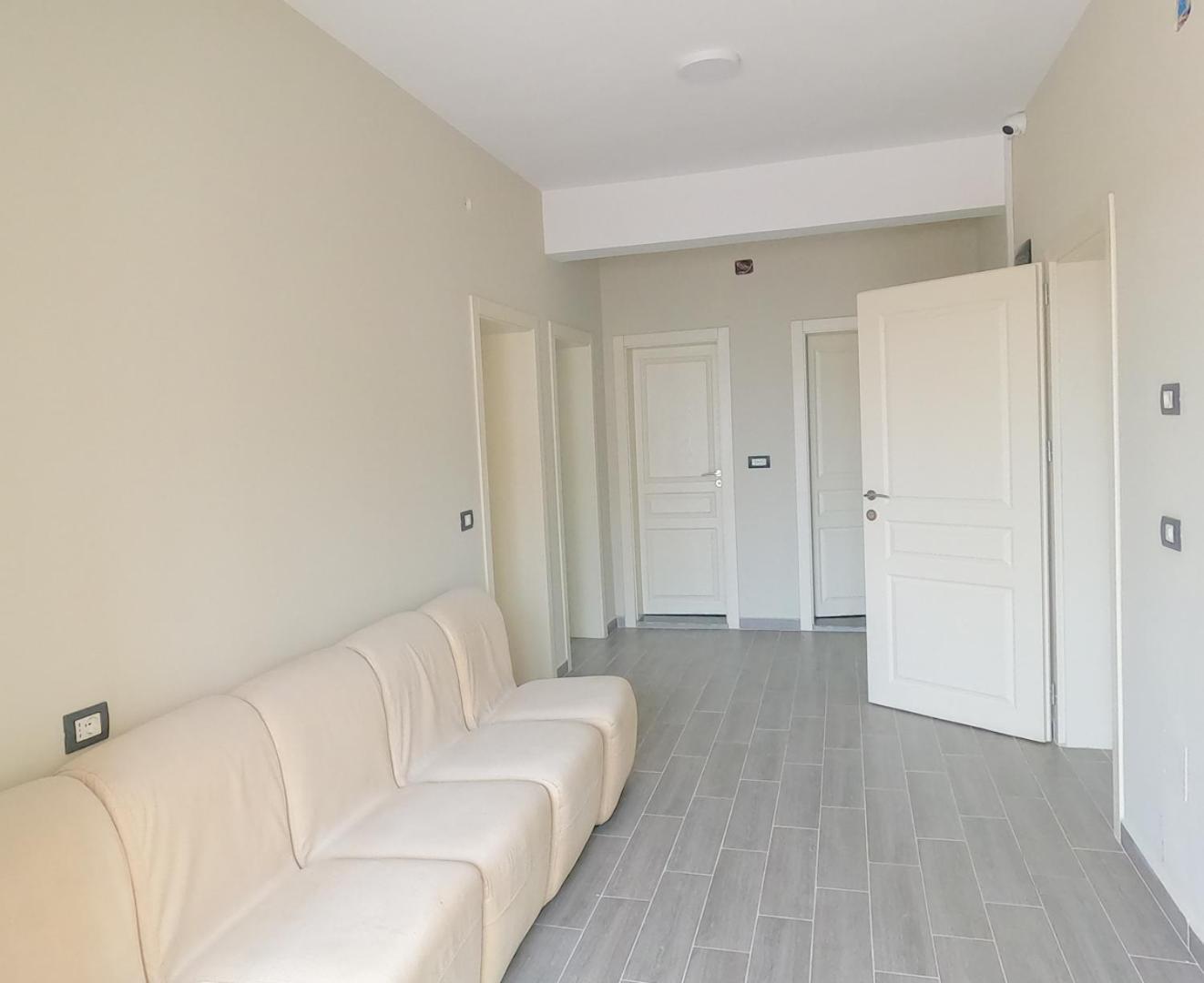 Klerichi Hotel Tiranë Ngoại thất bức ảnh